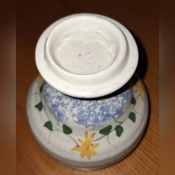Handcrafted Ceramic Candle Holder with Floral Design - Picture 2 of 3